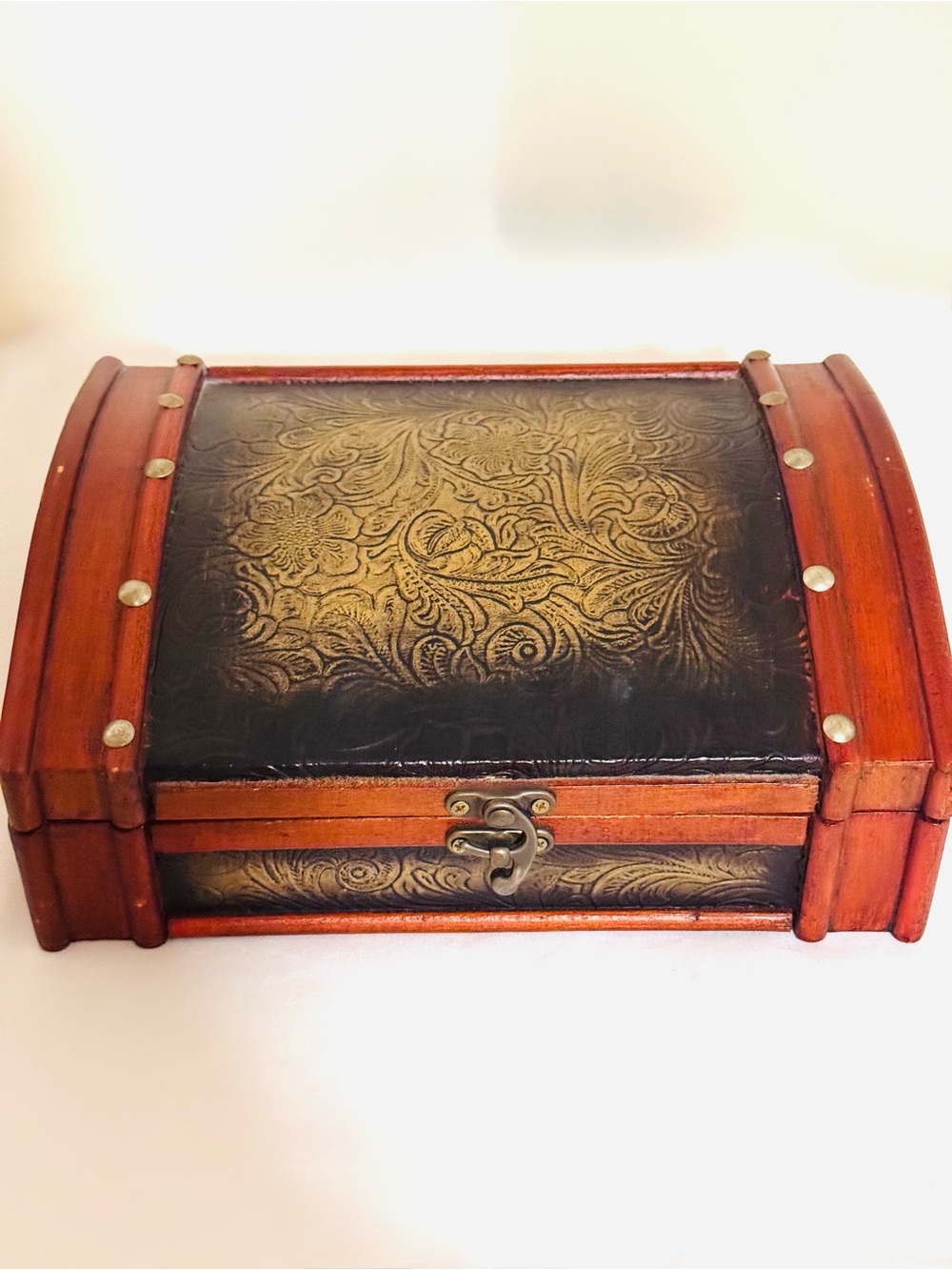 Vintage-Style Brown and Black Decorative Wood Jewelry Chest